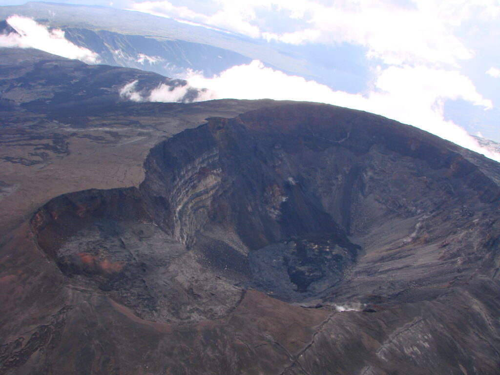 Piton de la Fournaise vu du ciel